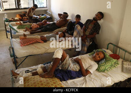 Cox's Bazar, Bangladesch. 04. Oktober 2017. Rohingya-Menschen werden im Bazar-Krankenhaus von Cox behandelt. Kredit: Md. Mehedi Hasan/Pacific Press/Alamy Live Nachrichten Stockfoto