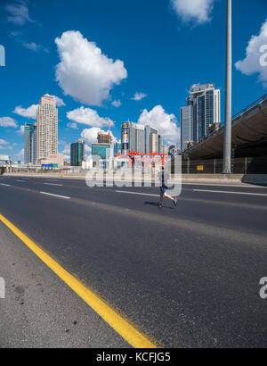 Tel Aviv-Jaffa, Israel. 30. September 2017. Yom Kippur - Ayalon Highway Stockfoto