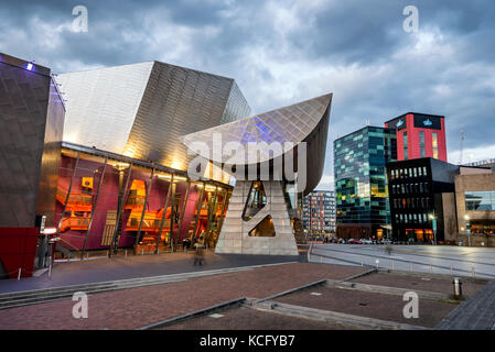 Das Lowry ist ein Theater und Galerie Komplex am Pier 8 an der Salford Quays, Salford, Greater Manchester, England. Stockfoto