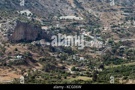 Episkopi Village ist ein traditionelles Zypern Dorf auf der Westseite des Ezousas Flusses gebaut. Es ist 12 Kilometer von Paphos entfernt. Stockfoto