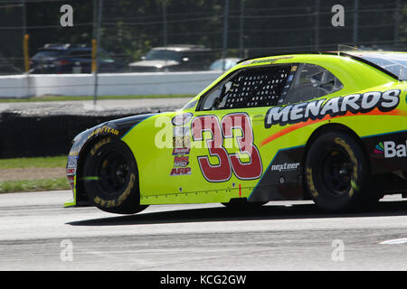 Reifen anheben. Brandon Jones. Auto 33. XFINITY NASCAR Rennen. Mid-Ohio Sports Car Course. Lexington, Mansfield, Ohio, USA. Stockfoto