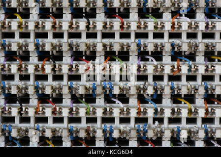 Telekommunikation Hauptverteiler mit Kabeln, Nahaufnahme Stockfoto