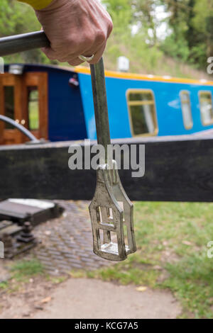 Taste Lock griff Ankerwinsch canal boating Oxford Canal Oxfordshire England Stockfoto