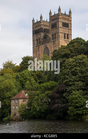 Durham Cathedral im frühen Herbst Stockfoto