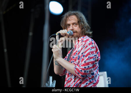 Die amerikanischen experimentellen pop band Yeasayer führt ein Live Konzert in der norwegischen Musik Festival Bergenfest 2016. Hier Sänger, Songwriter und Musiker Chris Keating ist live auf der Bühne gesehen. Norwegen, 15/06 2016. Stockfoto