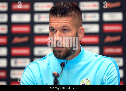 Der slowenische Bostjan Cesar während der Pressekonferenz im Wembley Stadium, London. Stockfoto