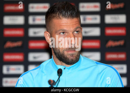 Der slowenische Bostjan Cesar während der Pressekonferenz im Wembley Stadium, London. Stockfoto