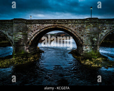 Brücke über den Fluss Dee in Aberdeen Stockfoto