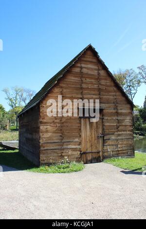 Gemütliche Hütte im Wald im Nordatlantik new england Region Massachusetts entfernt Stockfoto