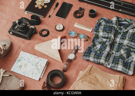 Reise Konzept-Set von cool Fotografie Mensch Material auf Leinen Hintergrund Stockfoto