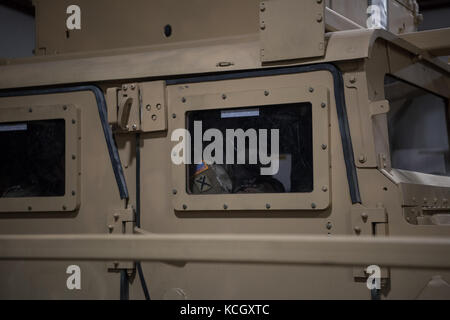 Us-Armee Soldaten mit der gemeinsamen Kraft der Hauptsitz des South Carolina Army National Guard in Zwingend vorgeschriebene Sicherheit beteiligen die Briefings und Rollover bohrt mit mccrady Training Center in Eastover, South Carolina, 10. September 2017. (U.s. Army National Guard Foto von spc. Chelsea Baker) Stockfoto