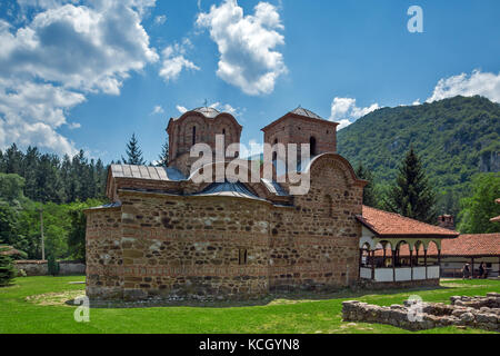 Mittelalterliche Kirche in Poganovo Kloster des Heiligen Johannes der Theologe und Balkan-Berg, Serbien Stockfoto