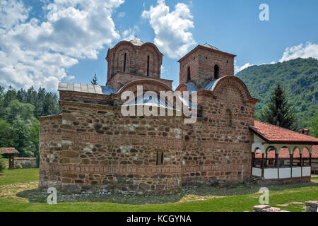 Mittelalterliche Kirche in Poganovo Kloster des Heiligen Johannes der Theologe und Balkan-Berg, Serbien Stockfoto