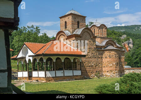 Erstaunliche Ansicht der Kirche in Poganovo Kloster des heiligen Johannes der Theologe, Serbien Stockfoto