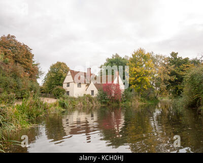 Willy lotts Cottage in Flatford Mill im Herbst keine Menschen; Suffolk; England; uk Stockfoto