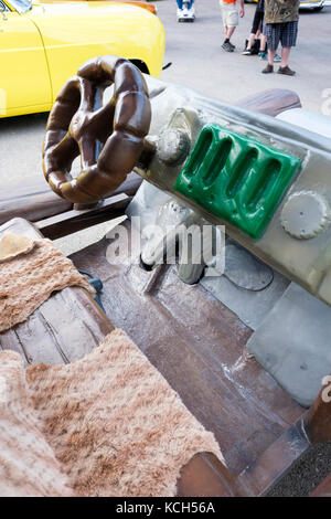 Real Life Replik der Flintstones Auto in Ausstellung in Fleetwood Land cruize-in-Car Show, plunkett Estate, London, Ontario, Kanada Stockfoto