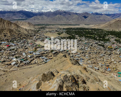 Die erbarmungslose Härte im Gelände von Leh Ladakh in Indien. Wenn man von der ausgetretenen Pfade. Stockfoto