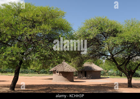 Traditionelle runde Schlamm Haus in Afrika Stockfoto