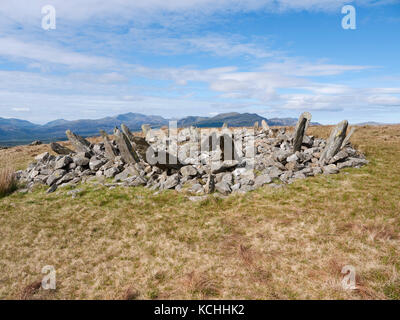 Bryn Cader Faner, eine Bronzezeitliche runde Cairn liegt östlich der kleinen Weiler von Talsarnau im Norden des Snowdonia Rhinog Mountains Stockfoto