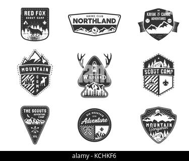 Reisen, Outdoor Abzeichen Sammlung. Scout Camp Emblem gesetzt. vintage Hand gezeichnet Design. Schwarz, monochrom Design. Vektor Illustration, Abzeichen, rustikale Patches. auf weißem Hintergrund Stock Vektor