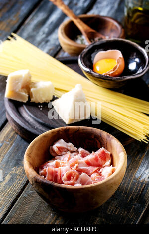 Zutaten für Pasta Carbonara Stockfoto