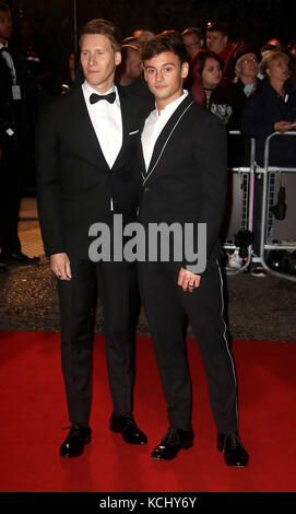 Sep 05, 2017 - Tom Daley und Dustin Lance Black an GQ Männer des Jahres Awards 2017, Tate Modern, London, England, Großbritannien Stockfoto