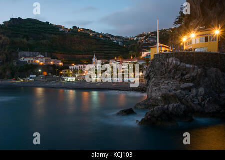 Die schöne kleine Stadt Ponta Do Sol, Madeira Stockfoto