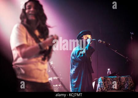 Die amerikanische Jazz-Rap-Gruppe Digable Planets gibt ein Live-Konzert im Pumpehuset in Kopenhagen. Hier ist Rapper und Texter Ishmael Butler live auf der Bühne zu sehen. Dänemark, 16/11 2016. Stockfoto