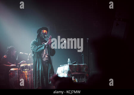 Die amerikanische Jazz-Rap-Gruppe Digable Planets gibt ein Live-Konzert im Pumpehuset in Kopenhagen. Hier ist Rapper und Texter Ishmael Butler live auf der Bühne zu sehen. Dänemark, 16/11 2016. Stockfoto