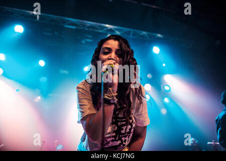 Die amerikanische Jazz-Rap-Gruppe Digable Planets gibt ein Live-Konzert im Pumpehuset in Kopenhagen. Hier ist Rapper und Texter Ladybug Mekka live auf der Bühne zu sehen. Dänemark, 16/11 2016. Stockfoto