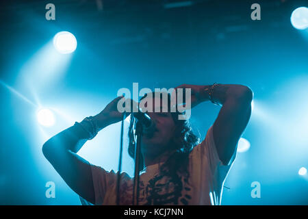 Die amerikanische Jazz-Rap-Gruppe Digable Planets gibt ein Live-Konzert im Pumpehuset in Kopenhagen. Hier ist Rapper und Texter Ladybug Mekka live auf der Bühne zu sehen. Dänemark, 16/11 2016. Stockfoto