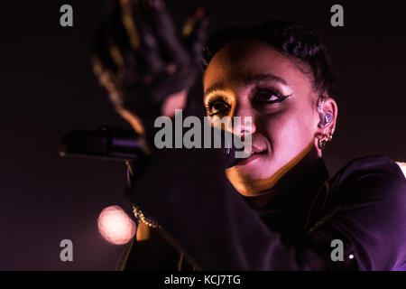 FKA Twigs, die britische Sängerin, Songwriterin und Musikproduzentin, spielt ein Live-Konzert im VEGA in Kopenhagen. Dänemark, 19/10 2014. Stockfoto