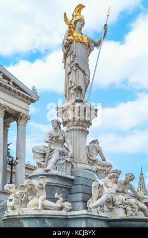 Österreich, Wien, die Statue der Pallas Athene vor dem Parlament Stockfoto