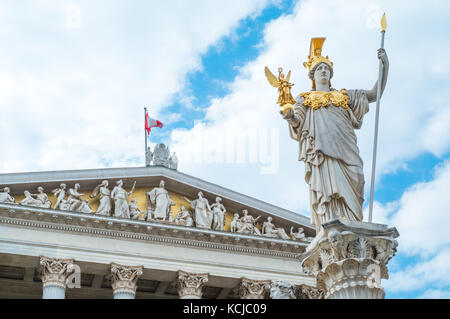 Österreich, Wien, die Statue der Pallas Athene vor dem Parlament Stockfoto