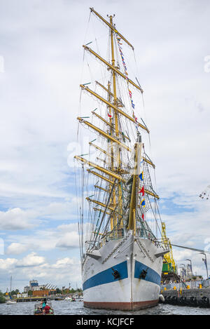 Szczecin, Polen, 5. August 2017: Schiff am Kai im Finale der Tall Ships Races 2017 in Stettin. Stockfoto