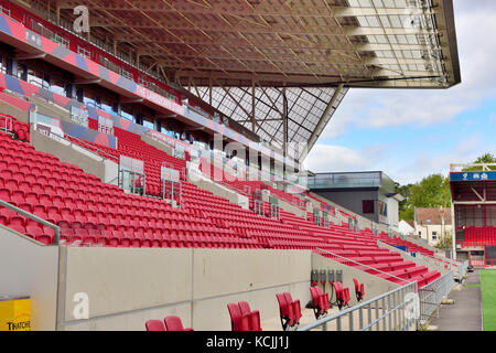 Sitzplätze im Ashton Gate Stadium, Heimstadion der Bristol City Football Club Stockfoto