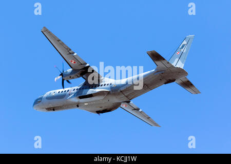 Die polnische Luftwaffe casa c-295 m[025] Nach der Teilnahme an der statischen Anzeige der 25. internationalen Luftfahrtausstellung in Malta. Stockfoto