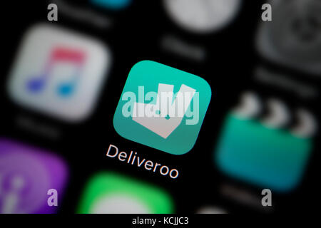 Eine Nahaufnahme des Unternehmens Logo für die Deliveroo app Symbol, wie auf dem Bildschirm eines Smartphones (nur redaktionelle Nutzung) Stockfoto