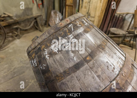 Barrel Reparatur bei Poças Junior, Vila Nova de Gaia, Portugal Stockfoto