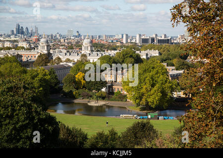 London, Vereinigtes Königreich. 5. Okt 2017. Es hat einen warmen und sonnigen Tag in Greenwich im Südosten von London. Credit: Rob Powell/Alamy leben Nachrichten Stockfoto