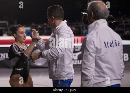 Montreal, Kanada. 4. Okt 2017. Gymnast Vanessa Ferrari (ITA) während der Qualifikation am 47. Abb. Gymnastics World Championships im Olympiastadion in Montreal, Kanada. Melissa J. Perenson/CSM/Alamy leben Nachrichten Stockfoto