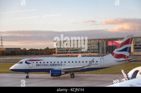 Silvertown, London, UK. 5. Okt, 2017. de Wetter: flugverspätungen von London City Airport wegen schlechten Wetters in Mitteleuropa Credit: wansfordphoto/alamy leben Nachrichten Stockfoto