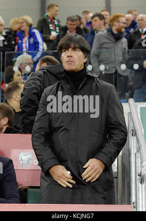 Bundestrainer Joachim Jogi Loew (Deutschland), Portrait, Portraet, Portrat, Kopf. GES/ Fussball/ WM Qualifikation: Nordirland - Deutschland, 05.10.2017 Fußball/Fußball: WM Qualifikation: Northern Ireland vs Germany, Belfast, 5. Oktober 2017 |Nutzung weltweit Stockfoto