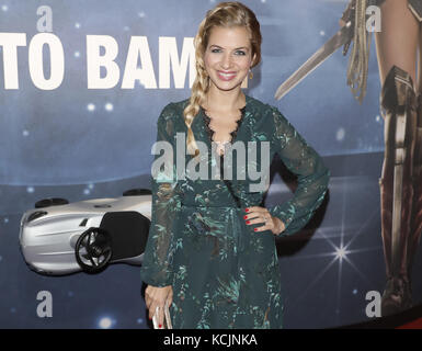 Berlin, Deutschland. Oktober 2017. Susan Sideropoulos kommt am 5. Oktober 2017 zur Wohltätigkeitsgala „Tribute to Bambi“ in Berlin. Quelle: Jörg Carstensen/dpa/Alamy Live News Stockfoto