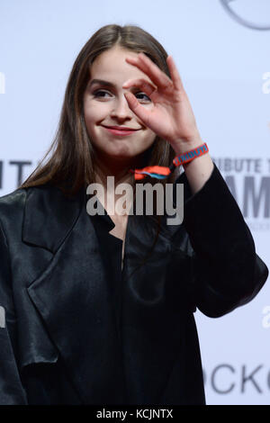 Berlin, Deutschland. Oktober 2017. Luise Befort kommt am 5. Oktober 2017 auf der Charity-Gala „Tribute to Bambi“ in Berlin an. Quelle: Gregor Fischer/dpa/Alamy Live News Stockfoto