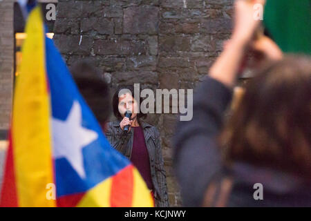 Menschen in Carmarthen zeigen ihre Unterstützung für die Menschen in Katalonien in Spanien für ihr Recht auf ein Referendum über die Unabhängigkeit zu halten. Stockfoto