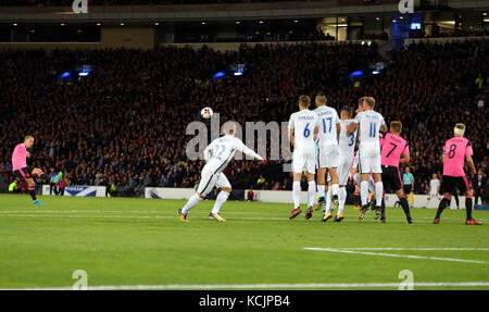 LEIGH GRIFFITHS FREISTOSS SCHOTTLAND V SLOWAKEI HAMPDEN PARK GLASGOW SCHOTTLAND, 05. Oktober 2017 Stockfoto