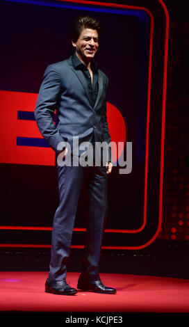 Mumbai, Maharashtra, Indien. Oktober 2017. Mumbai, Indien. Oktober 2017. Bollywood-Schauspieler Shahrukh Khan ist bei der TEDTalks India Launch-Veranstaltung im Hotel Taj Lands End, Bandra, in Mumbai anwesend. Quelle: Azhar Khan/ZUMA Wire/Alamy Live News Stockfoto