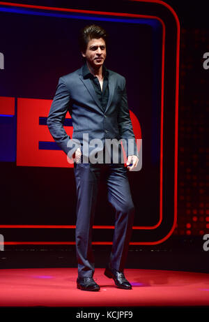 Mumbai, Maharashtra, Indien. Oktober 2017. Mumbai, Indien. Oktober 2017. Bollywood-Schauspieler Shahrukh Khan ist bei der TEDTalks India Launch-Veranstaltung im Hotel Taj Lands End, Bandra, in Mumbai anwesend. Quelle: Azhar Khan/ZUMA Wire/Alamy Live News Stockfoto