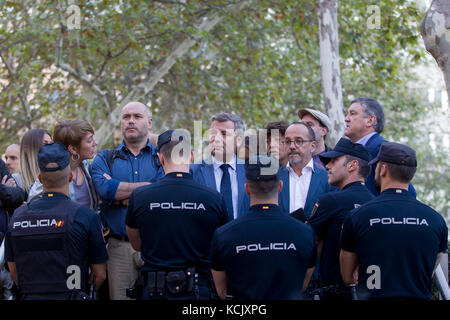 Madrid, Spanien. 06 Okt, 2017. Joan campuzano und andere Abgeordnete aus pdecat, ERC und pnv versuchen, dem nationalen Gericht zu erreichen, in Madrid, am Freitag, 06, Oktober 2017. Credit: gtres información más comuniación auf Linie, s l/alamy leben Nachrichten Stockfoto